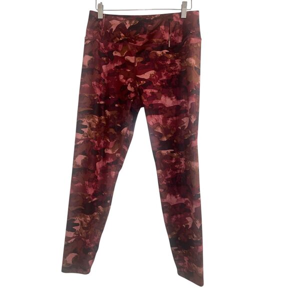 ✨Tahari Sport Red Camo Sz Large Leggings✨ - Picture 2 of 5
